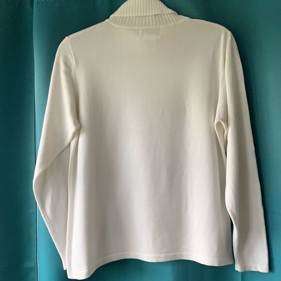 Conrad C Collection XL turtleneck white sweater - Picture 3 of 5